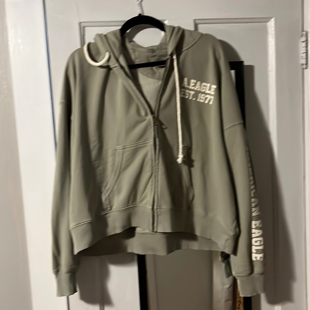 AE Cropped Hoodie NWT